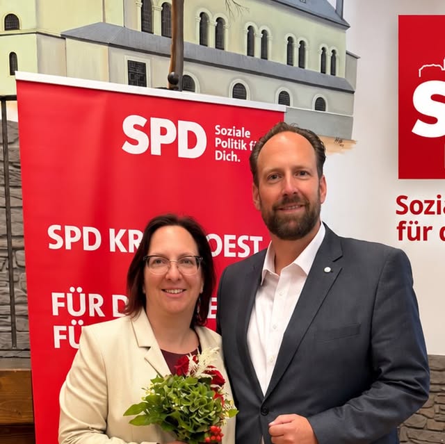 Instagram-Beitrag von SPD Ense: 🌹 Kreisparteitag der SPD Kreis Soest

Auf unserem Kreisparteitag in Werl-Westönnen standen wichtige...